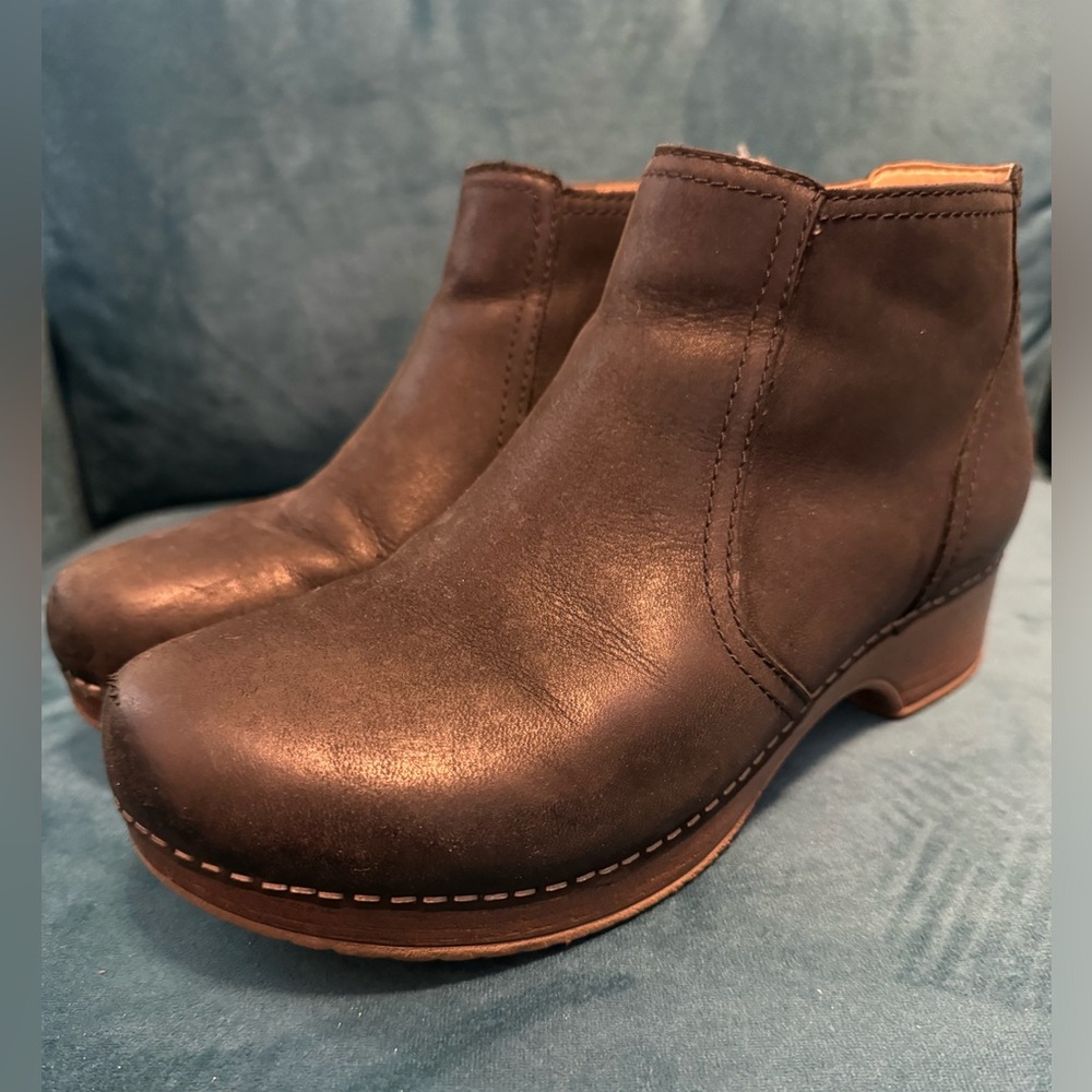 Dansko Women’s Size 39 Barbara Black Clog Boot Bootie 9
